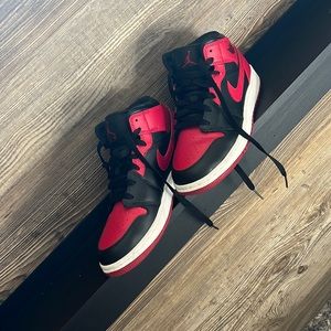 Air Jordan 1 mid
